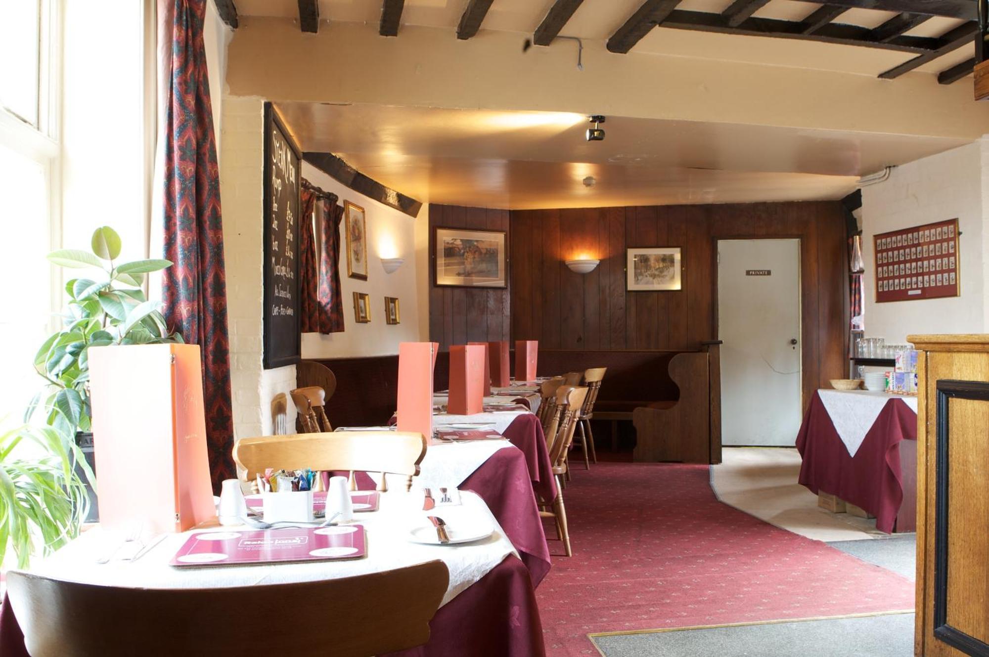 The George & Horn Near Newbury Hotel Kingsclere Exterior photo