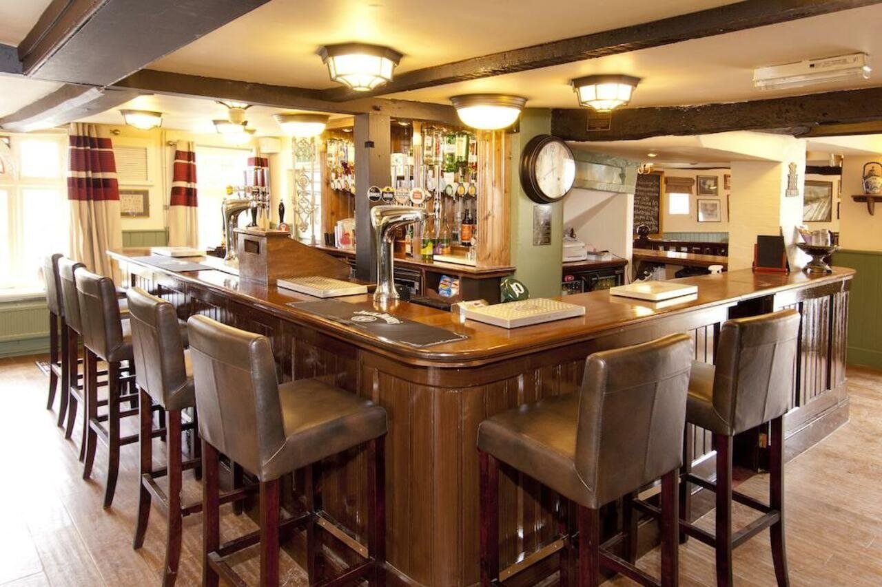 The George & Horn Near Newbury Hotel Kingsclere Exterior photo